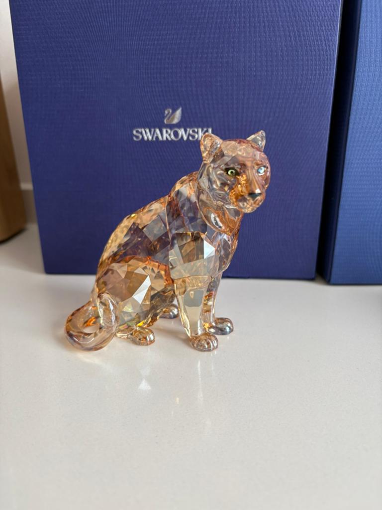 Swarovski luipaard Amoer scs, Verzamelen, Swarovski, Ophalen of Verzenden, Zo goed als nieuw, Figuurtje