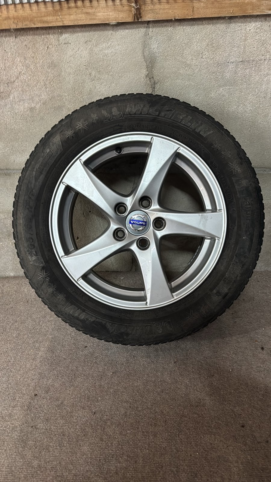 Volvo 16 inch velgen met winterbanden, Ophalen, Gebruikt, 16 inch, Banden en Velgen