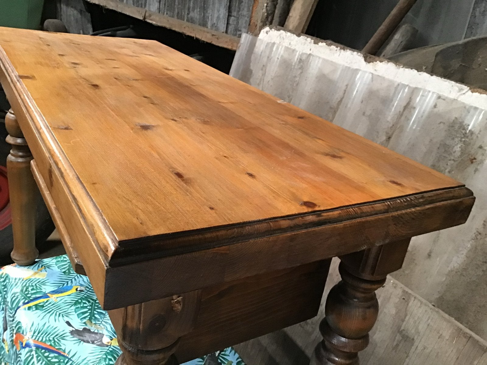Massief houten sidetable/bijzettafel met gedraaide poten, Antiek en Kunst, Antiek | Meubels | Tafels, Ophalen