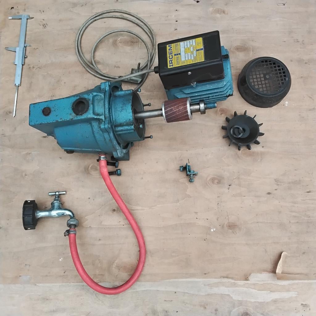 IRCEM 220V waterpomp met defecte elektromotor (kortsluiting), Tuin en Terras, Waterpompen, Ophalen of Verzenden, Gebruikt