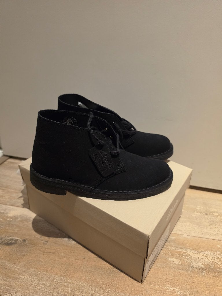 Clarks Originals Desert, Zwart, Nieuw, Ophalen of Verzenden, Sneakers of Gympen