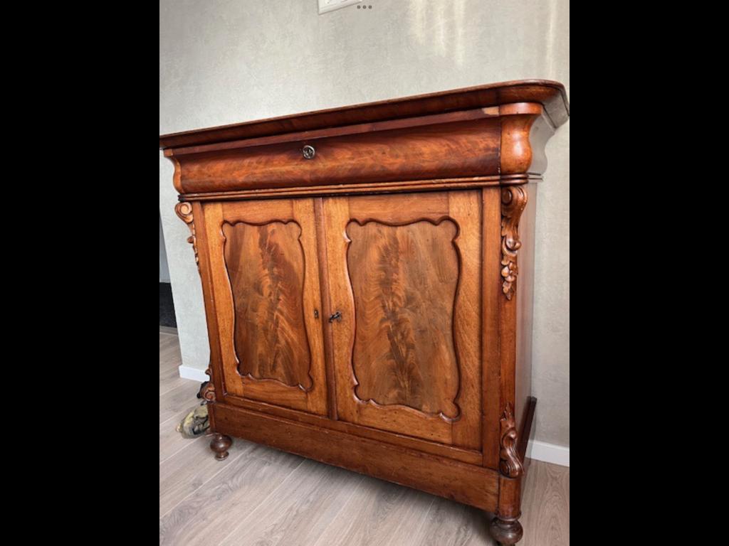 Biedermeier kastje, Ophalen