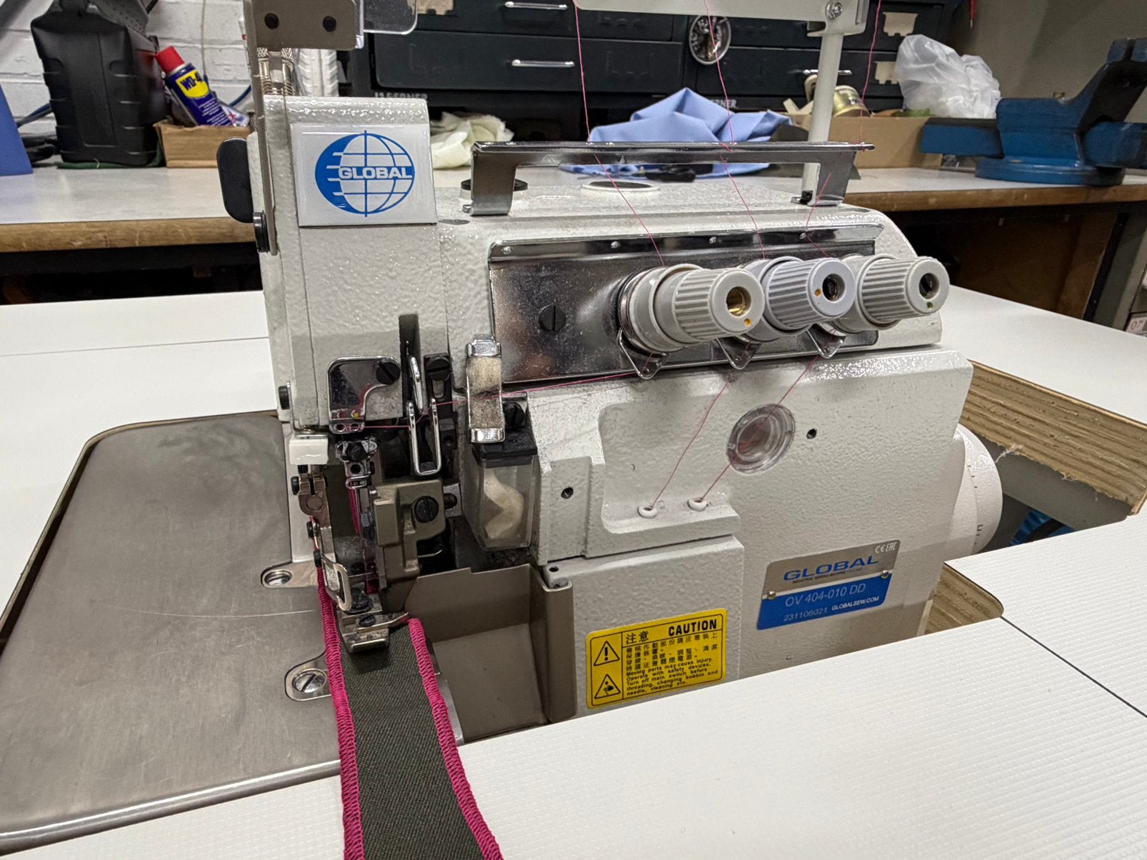 Overlock naaimachine Global OV404-010 extra fijn babylok, Industrieel, Ophalen, Overige merken, Naaimachine