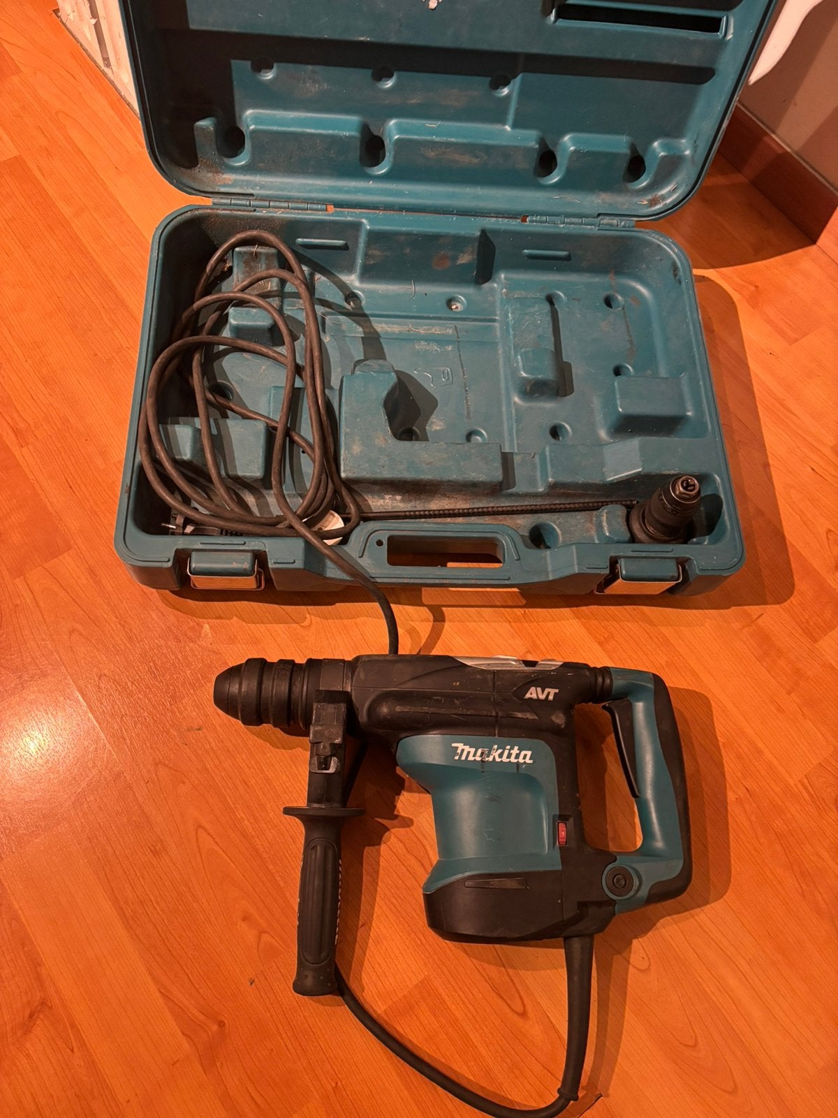 Makita boorhamer AVT, Ophalen of Verzenden, Zo goed als nieuw, Boor- en/of Breekhamer