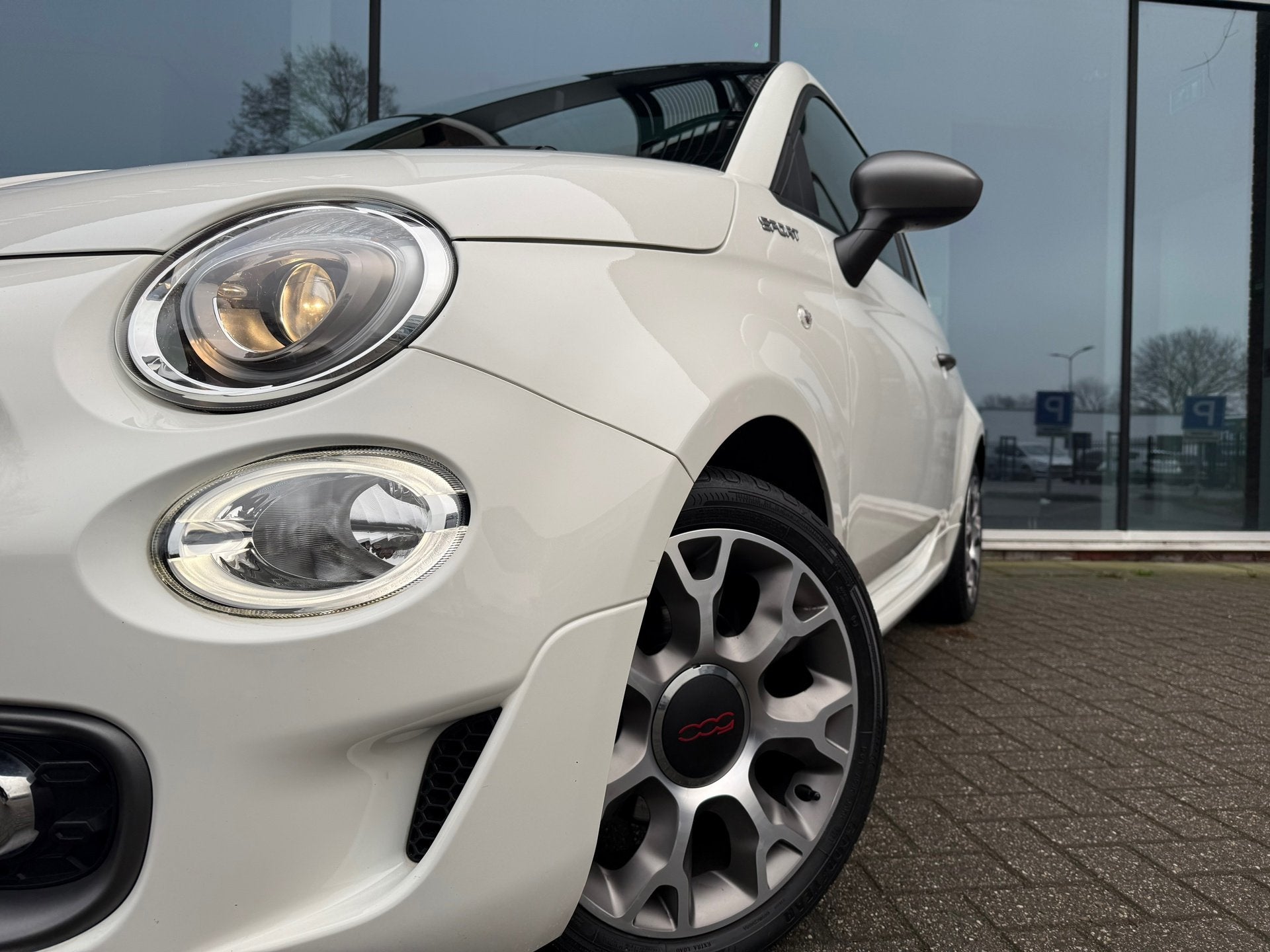 Fiat 500 1.0 Hybrid Sport - Navi Apple/Android - Panoramadak, Auto's, Dealer onderhouden, 4 stoelen, Leder en Stof, Wit