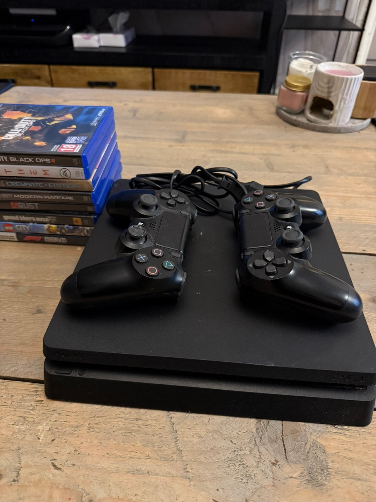 PS4 Slim+ 2 originele controllers + 9 games – €129, Spelcomputers en Games, Ophalen, Met 2 controllers, Zo goed als nieuw, Original
