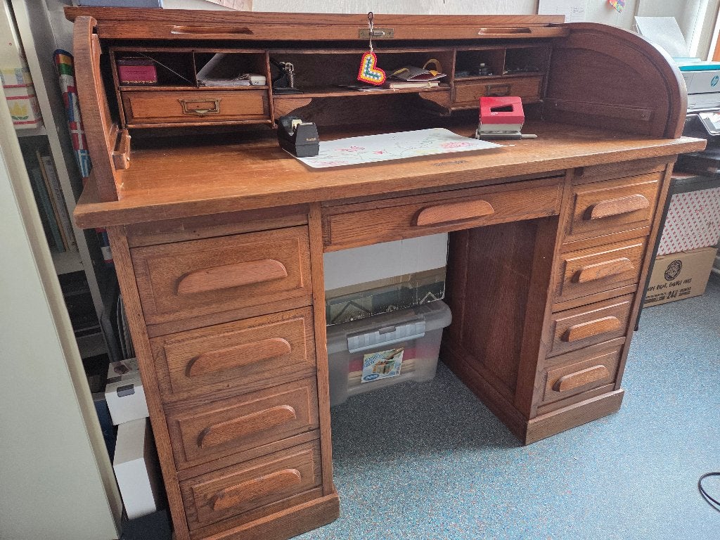 Karakteristiek eiken rolluikbureau, Ophalen