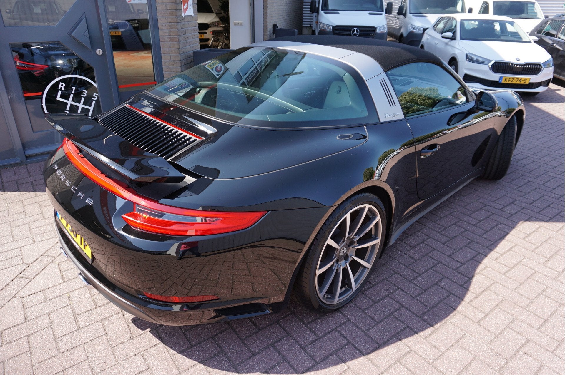 Porsche 911 3.0 Targa 4 (bj 2018, automaat), Auto's, Gebruikt, Cabriolet, 4 stoelen, Zwart
