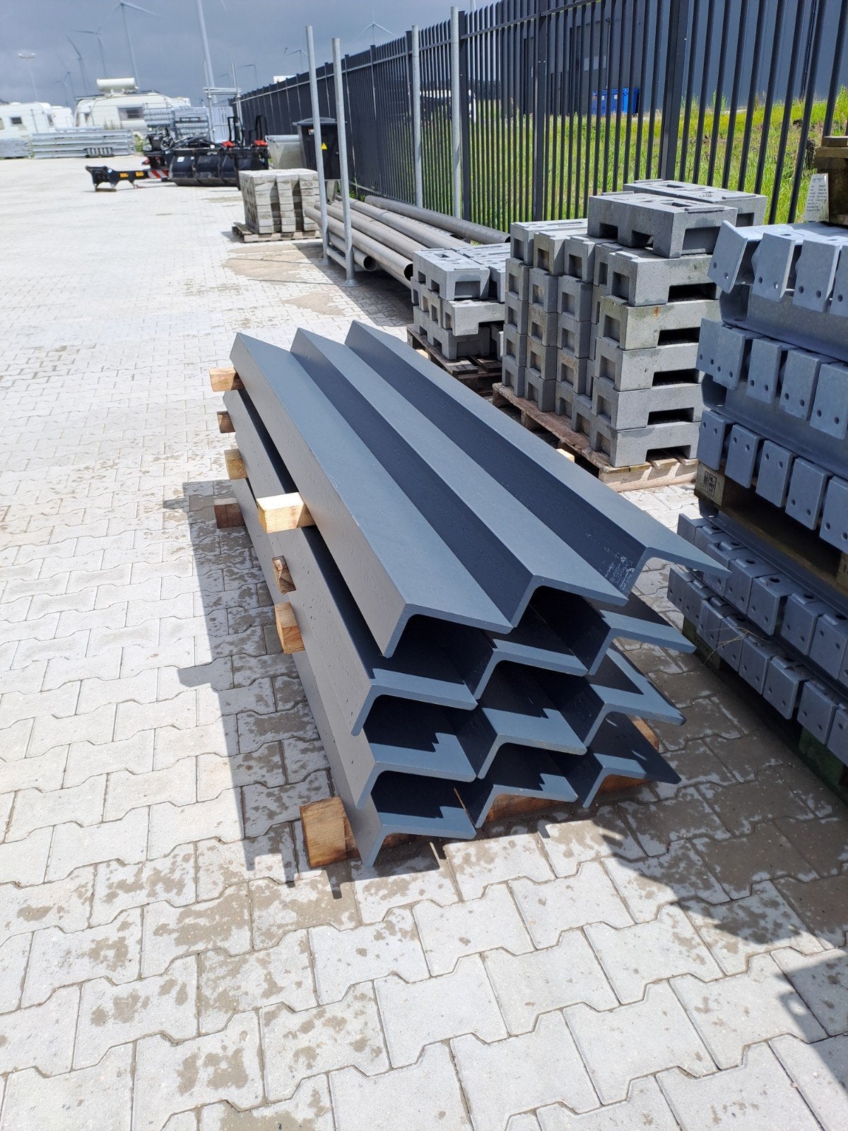 21 stuks Hoekijzer 200x100x15 lengte 2100mm (2,1 meter), Doe-het-zelf en Verbouw, Ophalen