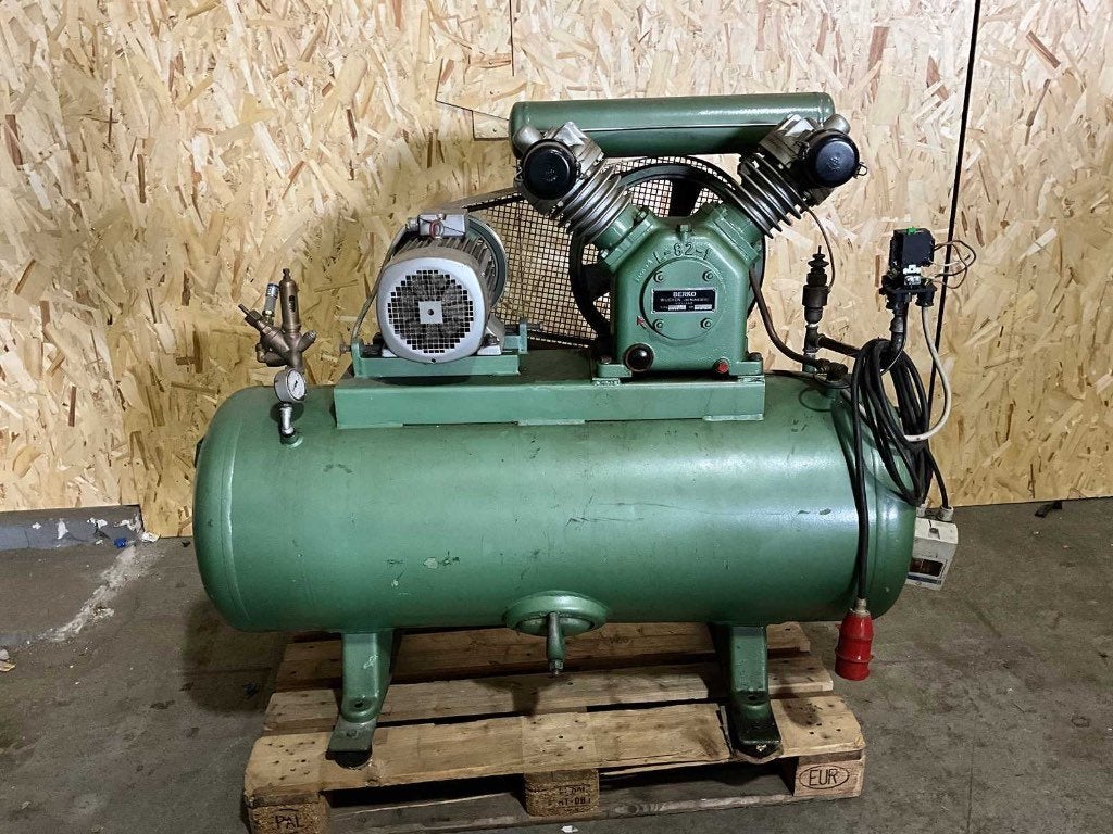 Berko - B6800 - Luchtcompressor 250Liter, Doe-het-zelf en Verbouw, Compressors, Ophalen, Gebruikt, 400 tot 800 liter/min, 10 bar of meer