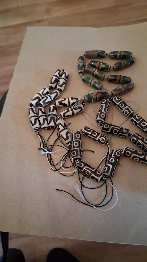 Streng Dzi kralen 3 cm handgemaakt Nepal Tibet, Ophalen of Verzenden, Overige materialen, Overige typen