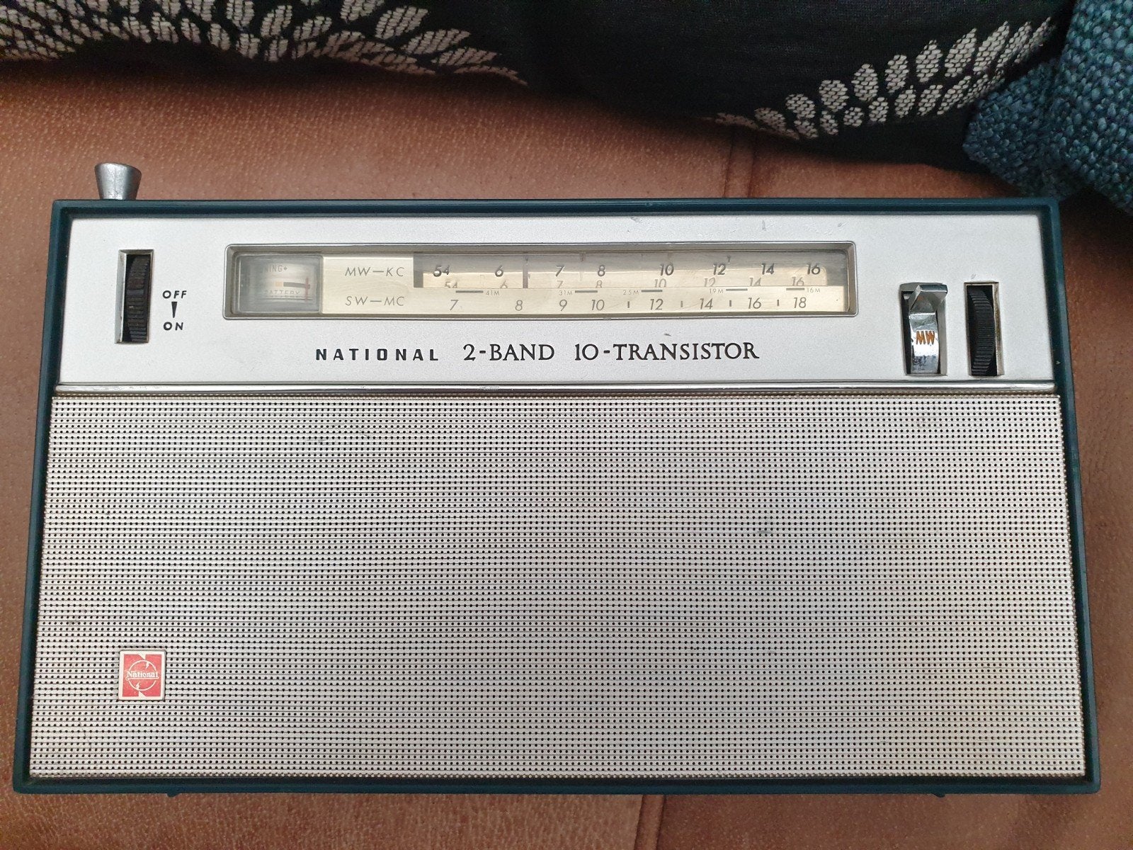 transistor radio National T-63 T , 60-er jaren., Ophalen of Verzenden, Zo goed als nieuw, Transistorradio