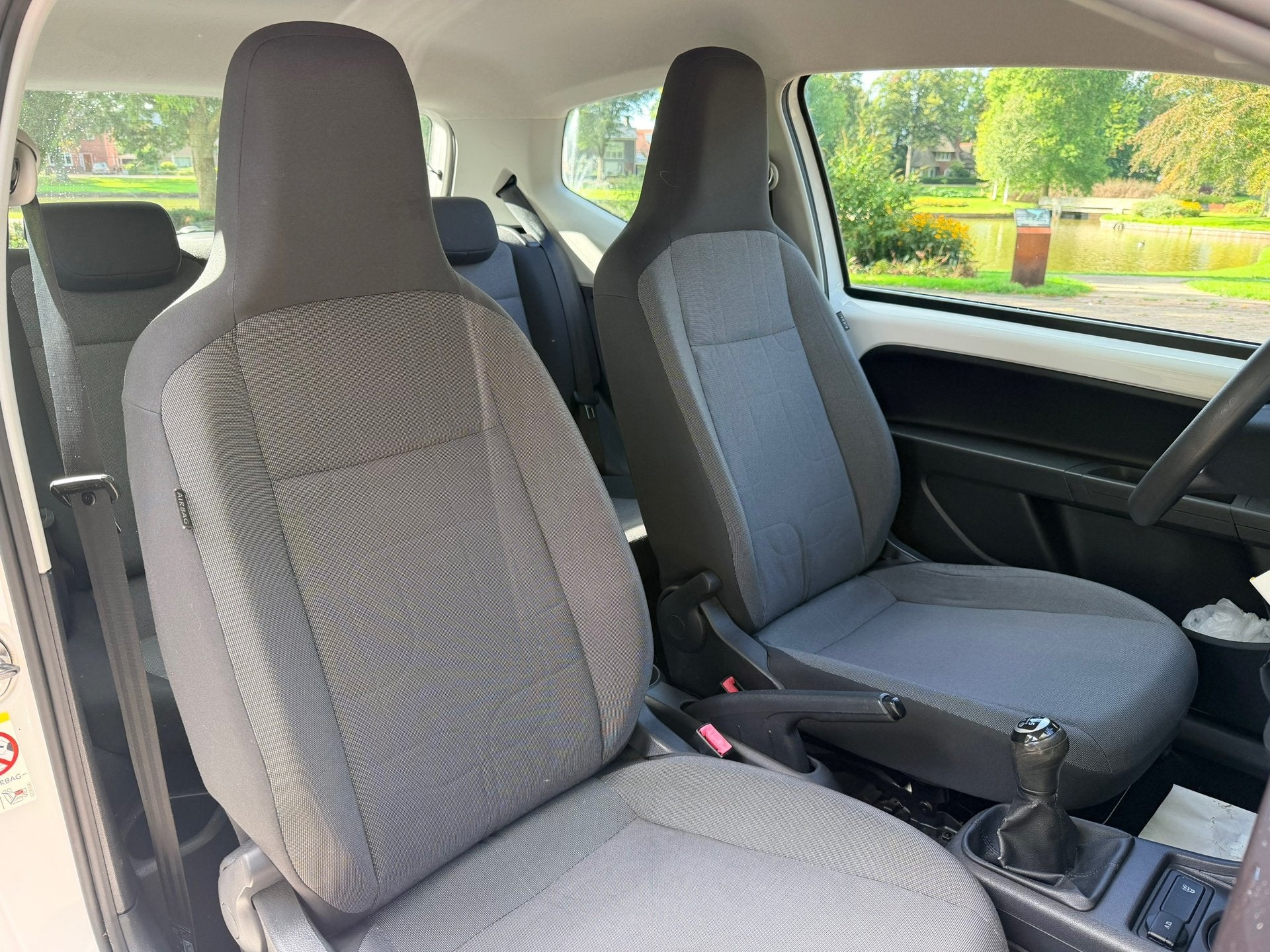 Foto 12 van Volkswagen UP! 1.0 high up! | Airco | Cruise | PDC | 2e eige