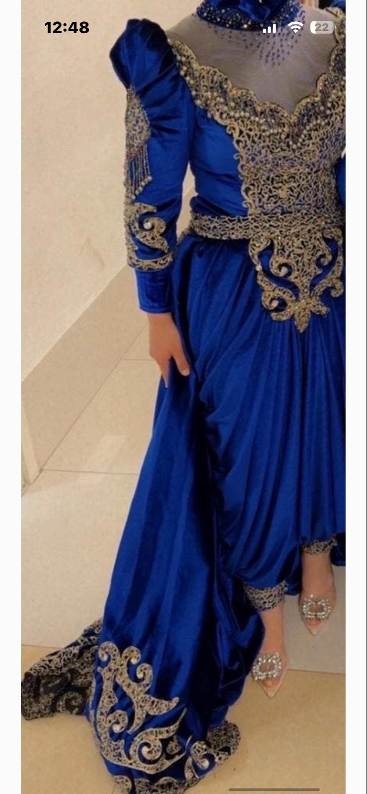 Prachtige koningsblauwe galajurk met gouden borduursels, Kleding | Dames, Gelegenheidskleding, Maat 38/40 (M), Galajurk, Blauw