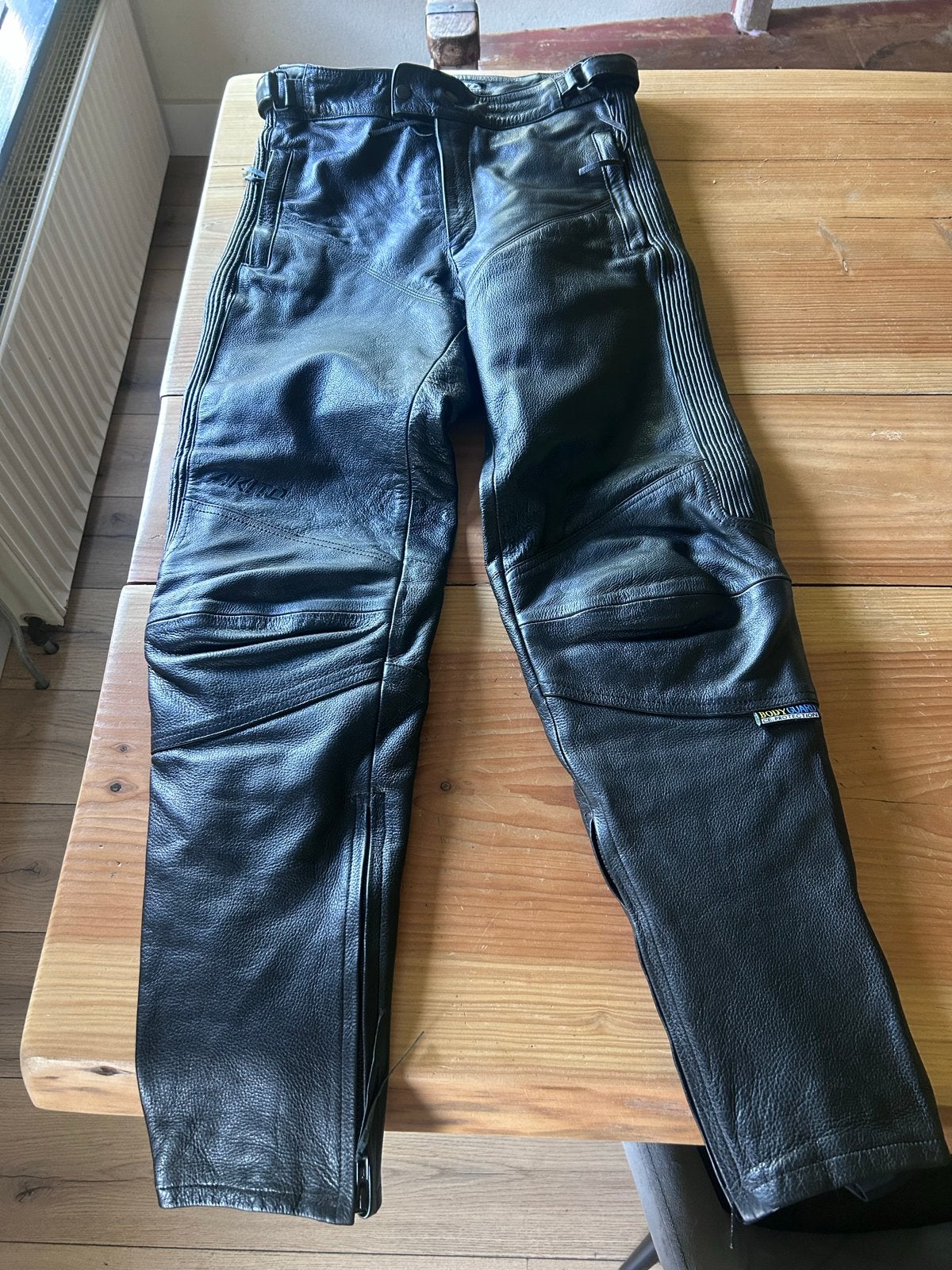 Akito Leren Motorbroek Zwart - Maat M/L 40 met Kniebescherme, Motoren, Ophalen of Verzenden, Tweedehands, Dames, Broek | leer