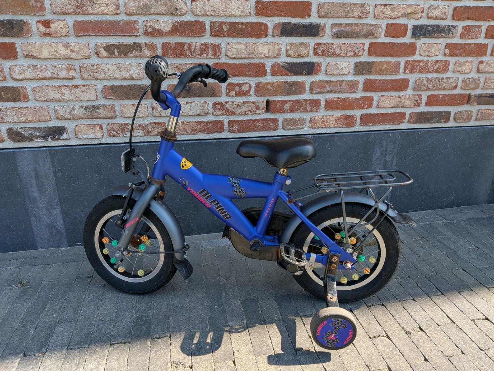 Alpina Yabber kinderfiets - Blauw, met zijwieltjes, Fietsen en Brommers, Fietsen | Kinderfietsjes, Ophalen, Terugtraprem, Zijwieltjes