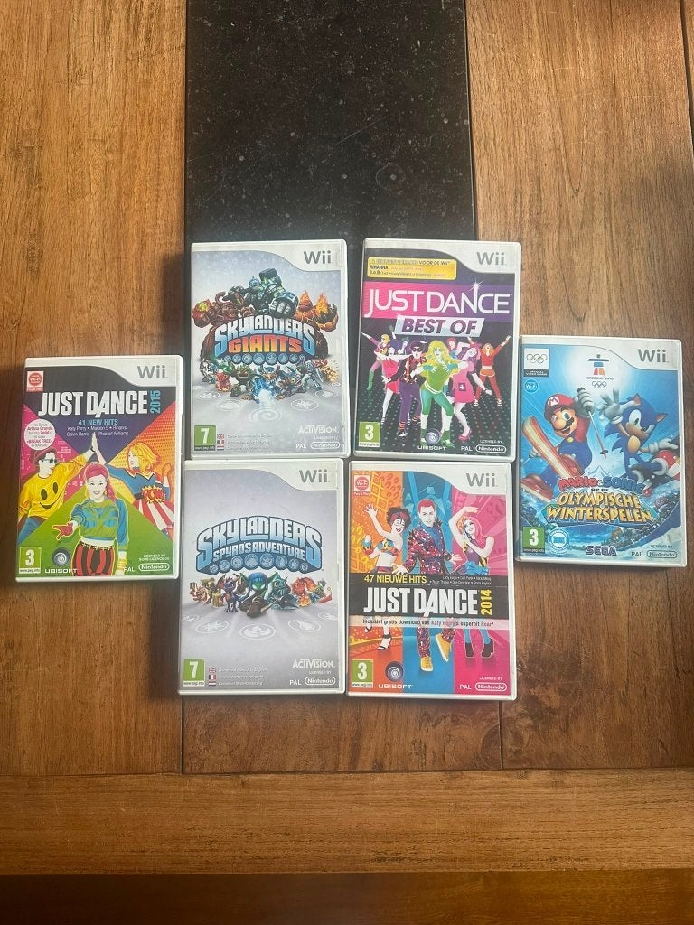 6 Nintendo Wii spellen Just Dance, Skylanders & Mario Sonic, 3 spelers of meer, Ophalen of Verzenden, Gebruikt, Vanaf 3 jaar