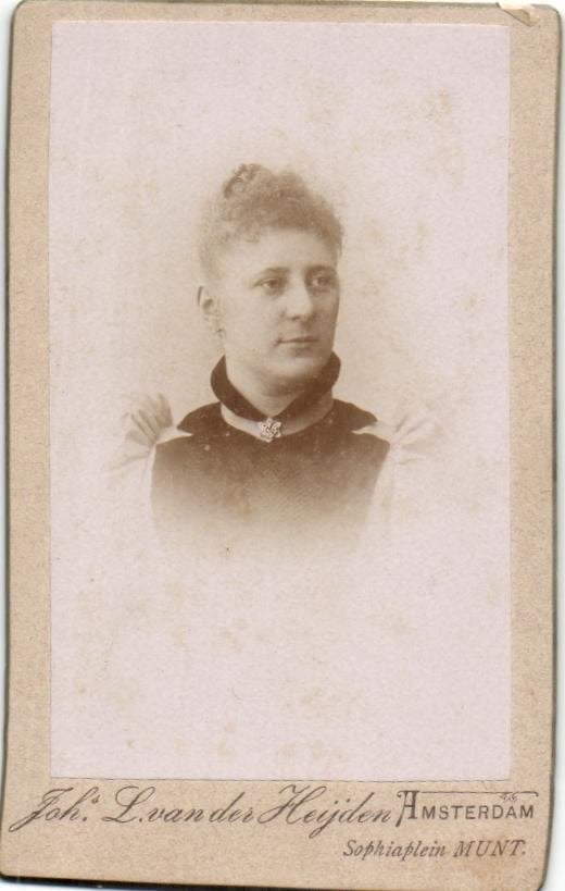 CDV - Joh. L van der Heijden - Sophialaan- Amsterdam, Gebruikt, Verzenden, Foto, Klederdracht