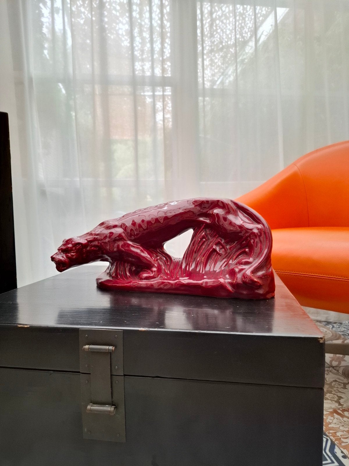 Rood geglazuurd beeld van een panter, 16x38cm, Antiek en Kunst, Ophalen, Art deco, Rood, Zoogdier