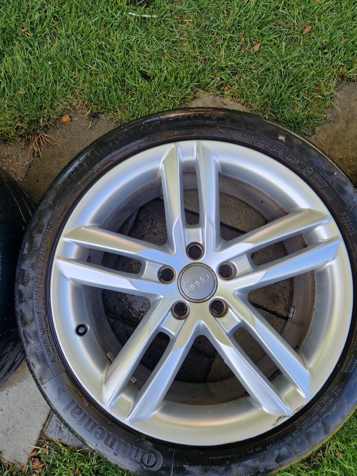 Foto 4 van Audi a4 B8 velgen met zomerbanden - 245/40R18