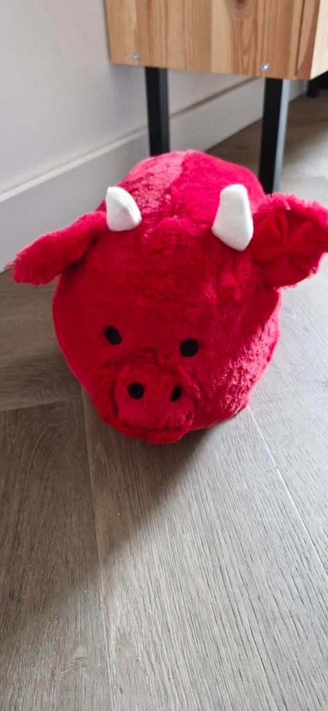 Rode knuffel stier, Ophalen of Verzenden, Zo goed als nieuw