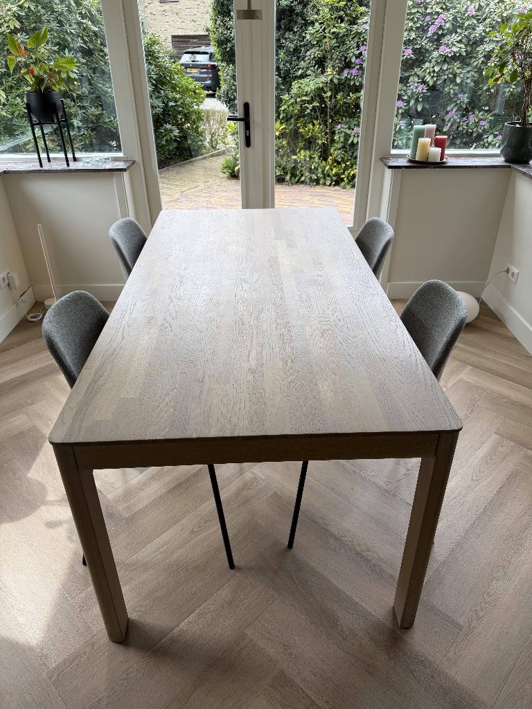 Bolia Node Design Eettafel + 4 Seed Stoelen, Huis en Inrichting, Tafels | Eettafels, Ophalen, Modern Scandinavisch design, Eikenhout