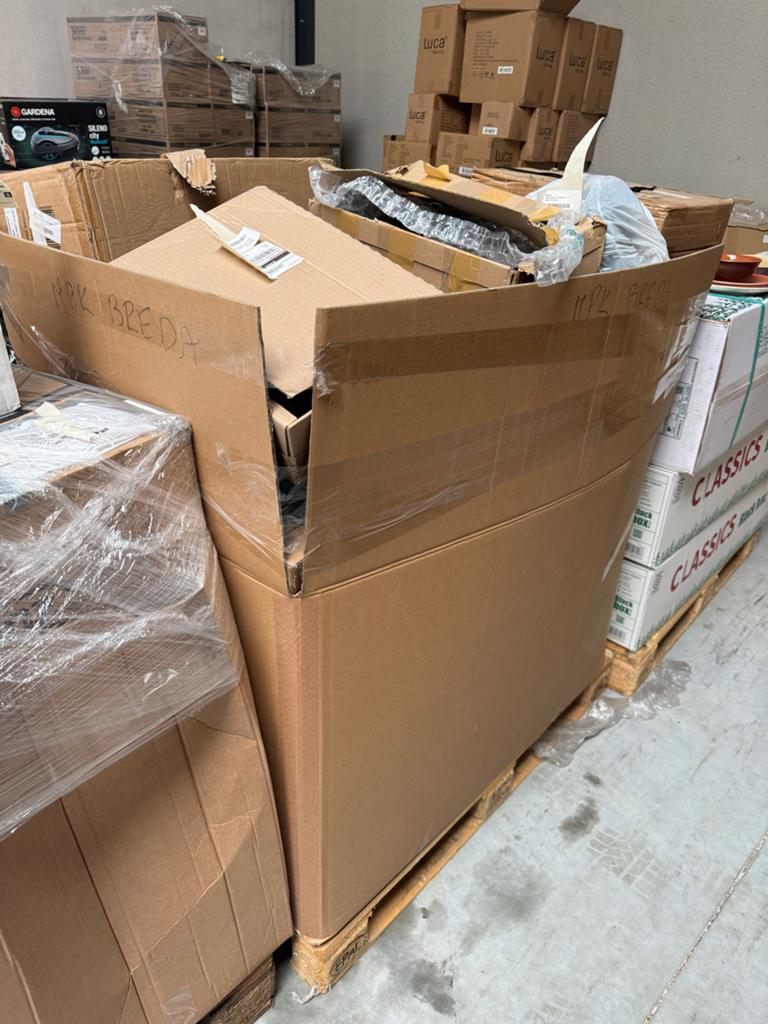 Pallet retour fiets- en motorspullen: helmkoffers, sloten,, Ophalen, ., Zo goed als nieuw, .