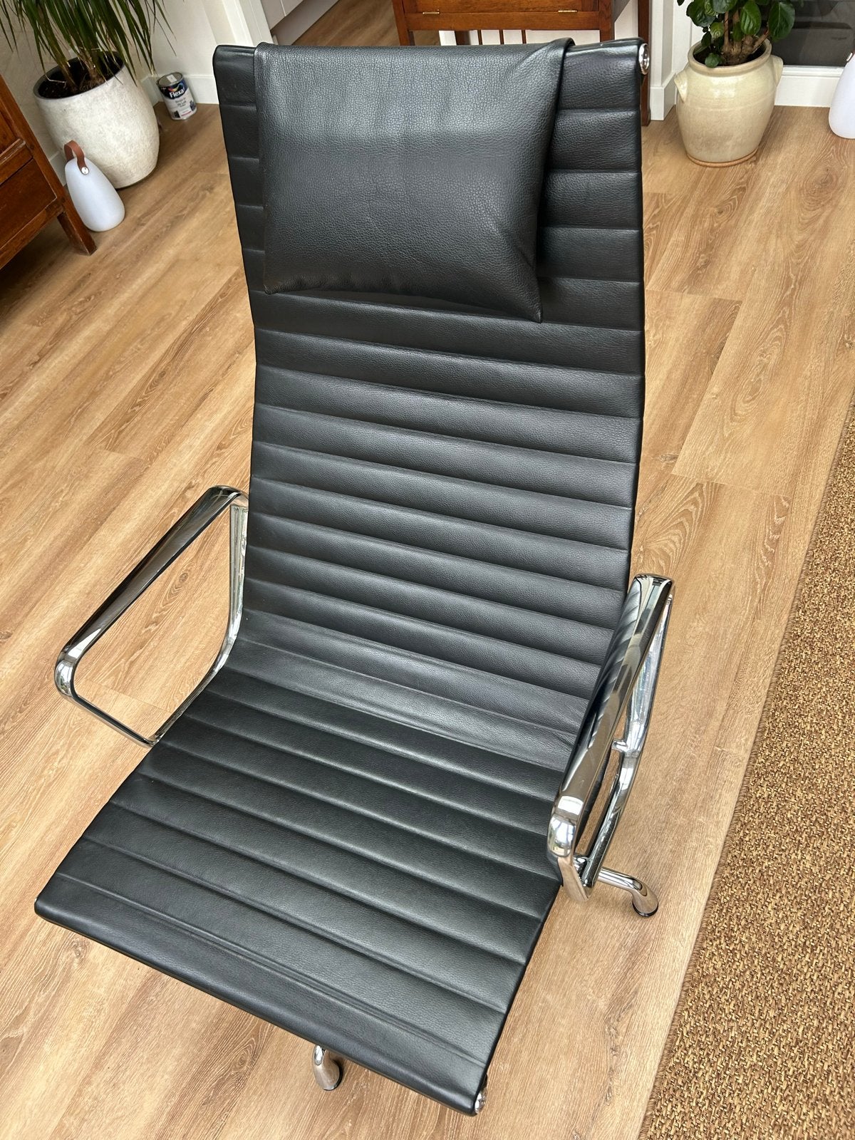 Vitra Fauteuil Zwart Leer & Chroom - Zeer Goede Staat, Huis en Inrichting, Stoelen, Ophalen, Zwart, Leer, Zo goed als nieuw