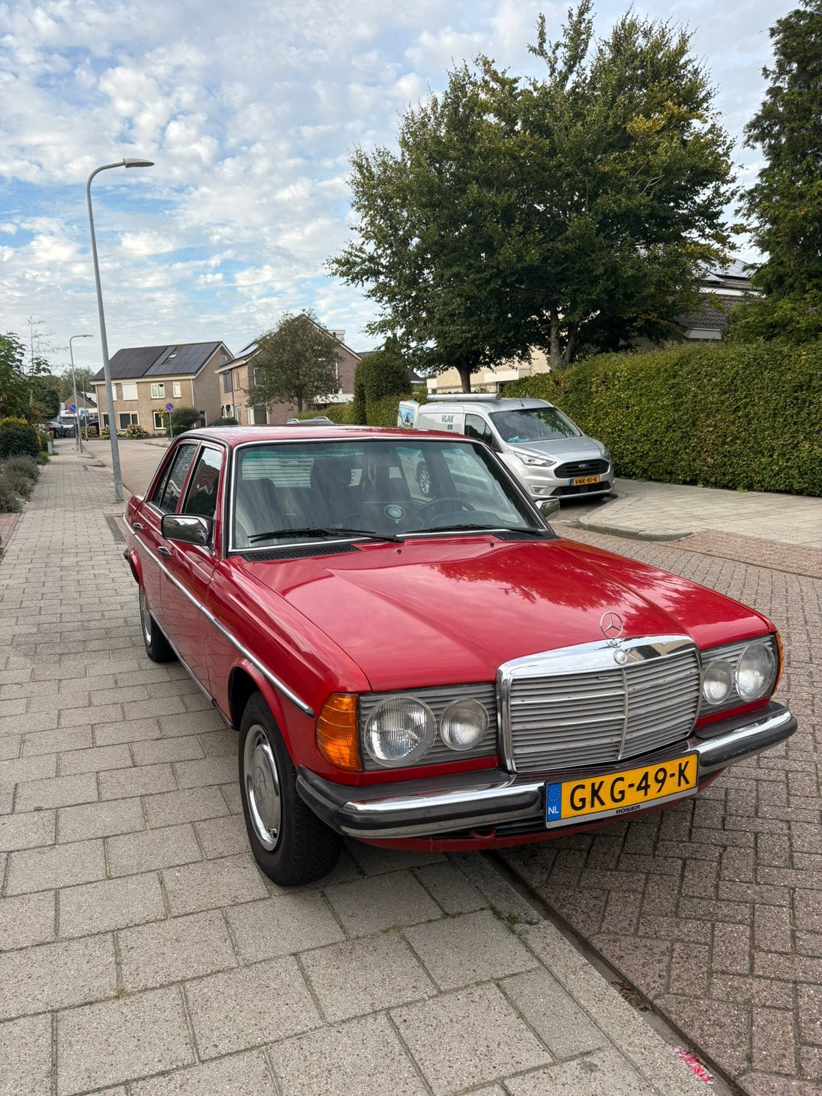 Mercedes Benz Daimler 240D - 1980 - Rood, Auto's, Diesel, Particulier, 2376 cc, Sedan