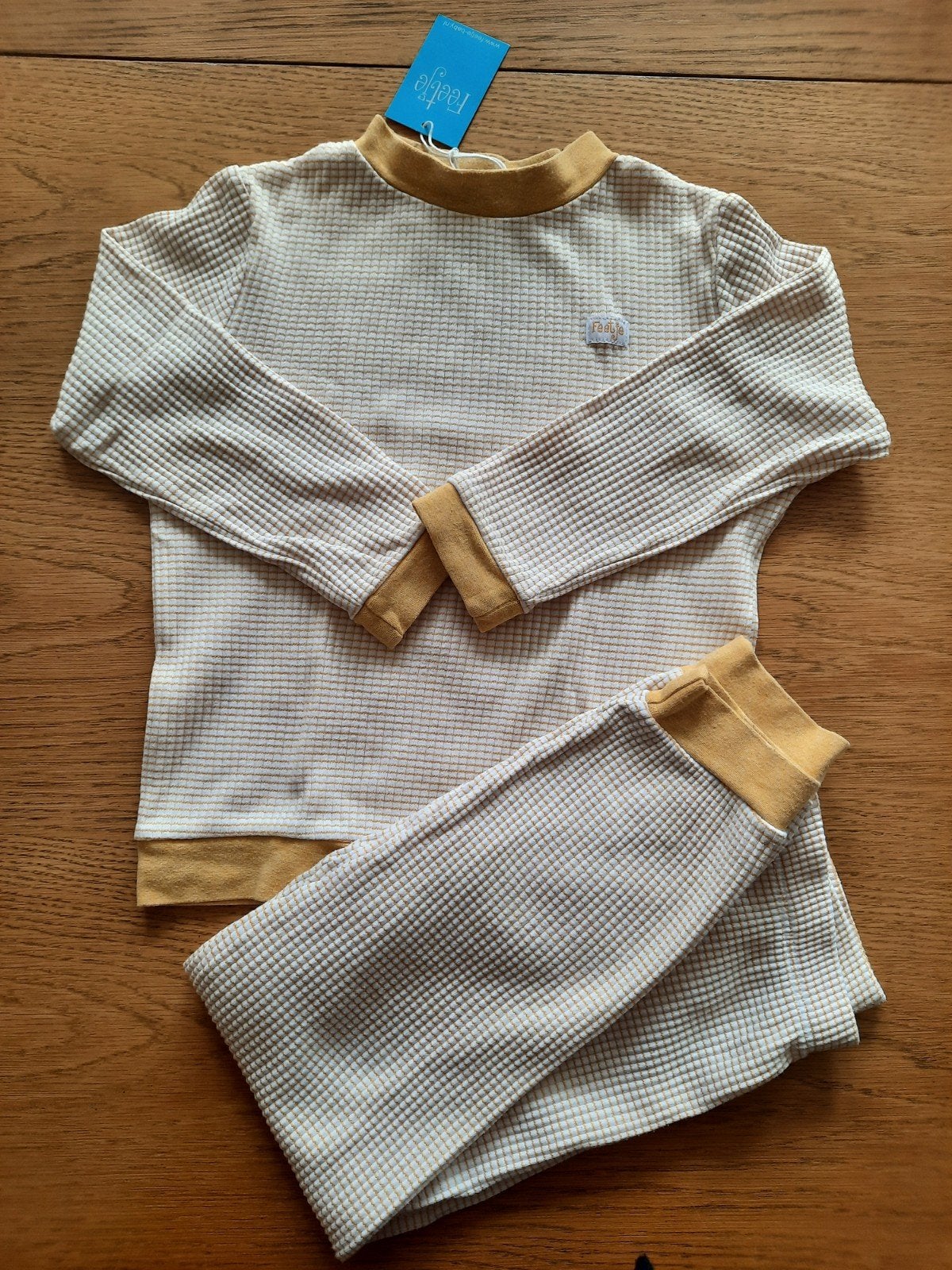 Feetje wafel pyjama okergeel maat 116, Ophalen of Verzenden, Zo goed als nieuw, Nacht- of Onderkleding