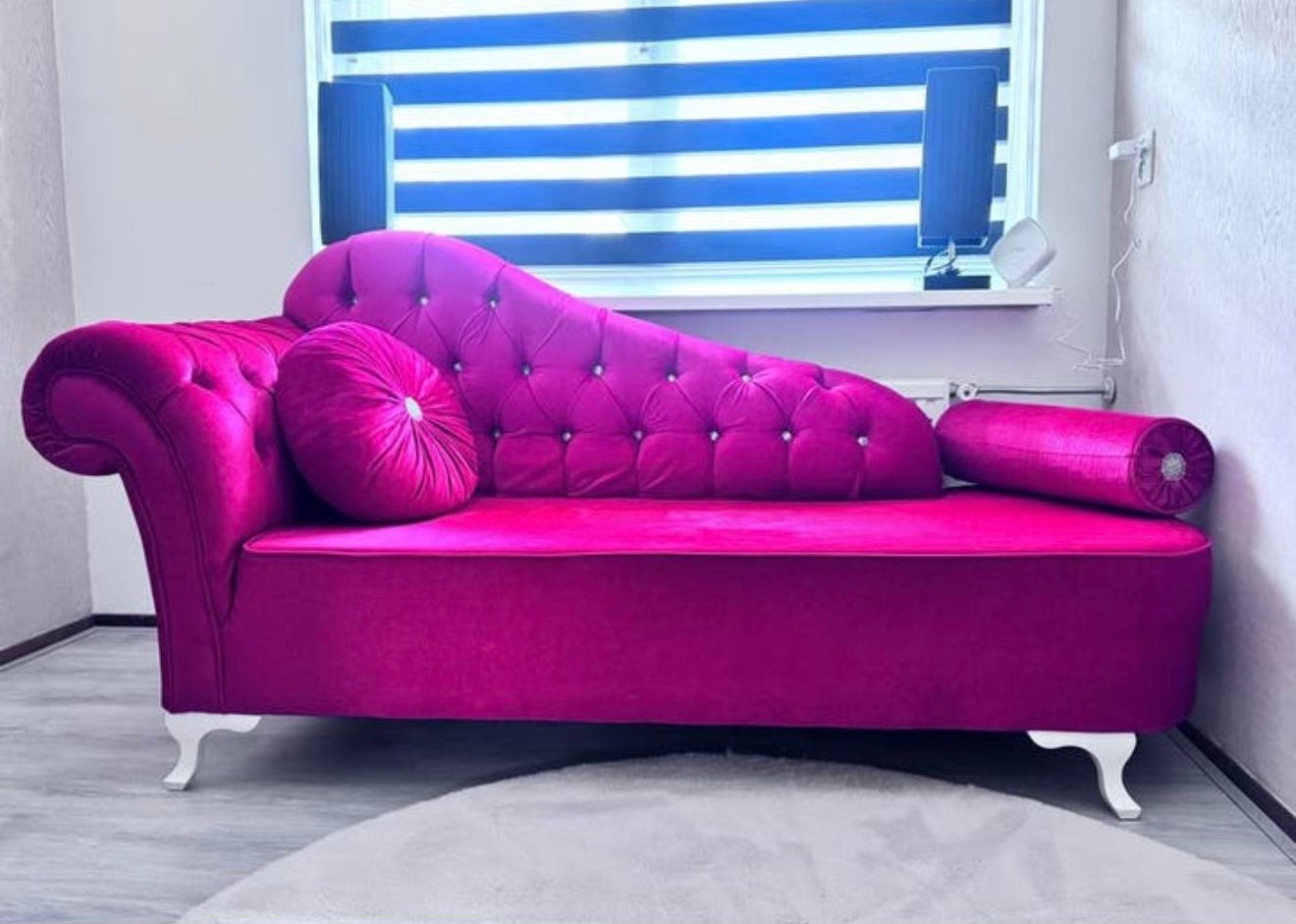 Luxe rode bank met fluwelen bekleding en kristallen knopen, Huis en Inrichting, Eenpersoons, 150 tot 200 cm, 75 tot 100 cm, Ophalen of Verzenden