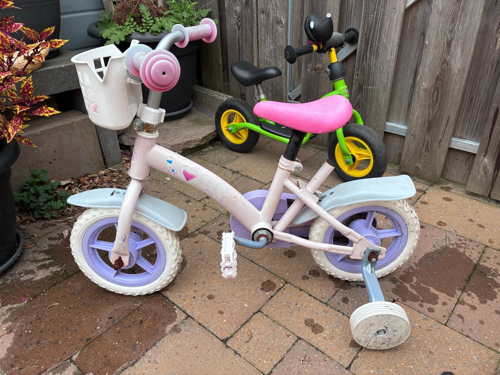 Kinderfietsje met zijwieltjes - 2-3 jaar, Fietsen en Brommers, Ophalen, Gebruikt, Minder dan 16 inch, Zijwieltjes