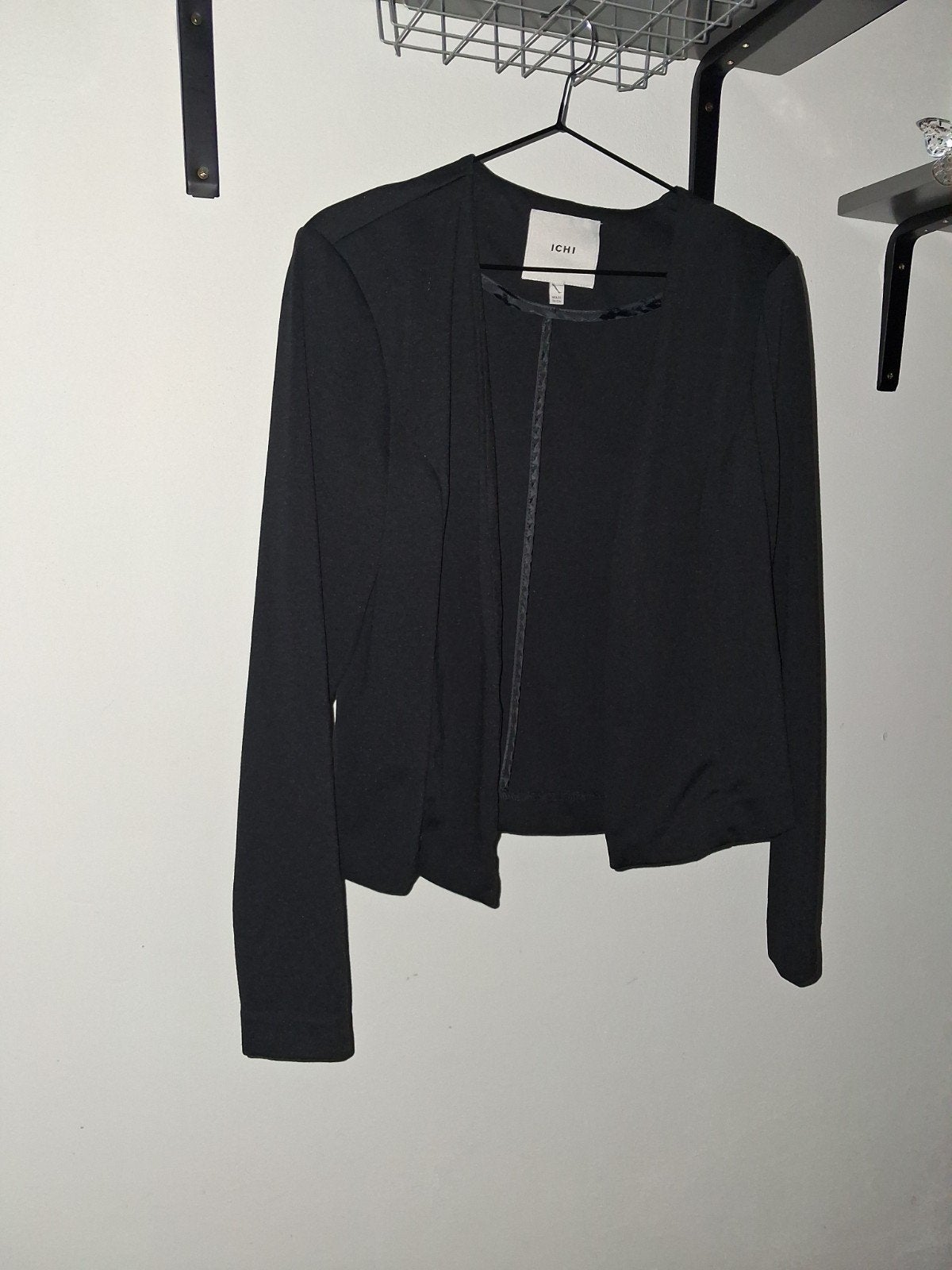 Zwarte korte blazer van ICHI maat M.  5hale=4betale, Ophalen of Verzenden, Zo goed als nieuw, Zwart