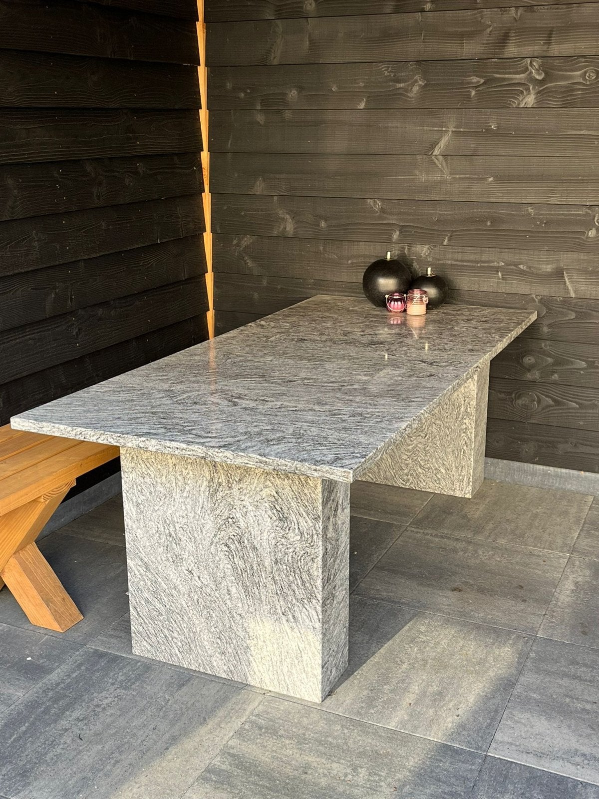 Grote tuintafel van natuursteen. 75x95x195, Tuin en Terras, Tuintafels, Ophalen, Zo goed als nieuw, Rechthoekig, Overige materialen