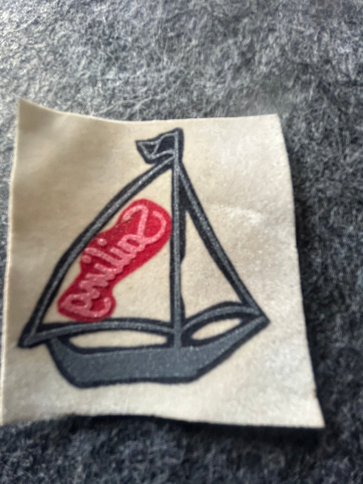 Strijk applicatie zeilboot, Hobby en Vrije tijd, Naaien en Fournituren, Ophalen of Verzenden, Zo goed als nieuw