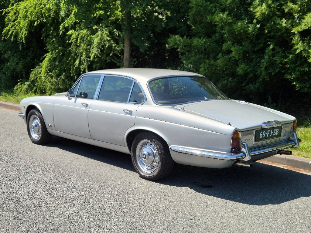Jaguar XJ6 4.2 LWB II 1975 Grijs, Automaat, 58.000 km !, Auto's, Jaguar, Automaat, Achterwielaandrijving, Beige, Sedan