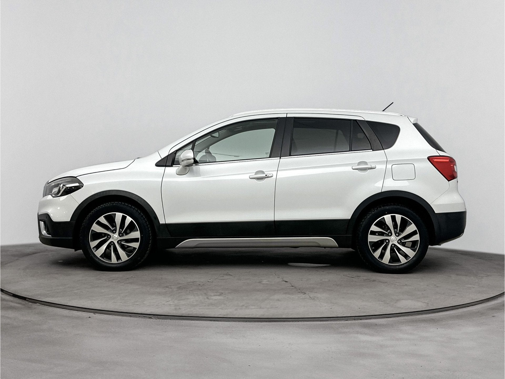 Suzuki S-Cross 1.4 Boosterjet High Executive (bj 2016), Auto's, Voorwielaandrijving, Gebruikt, 4 cilinders, 400 kg