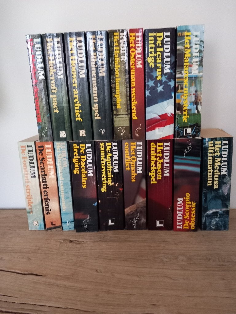 Ludlum - 17 boeken, Ophalen of Verzenden, Gelezen