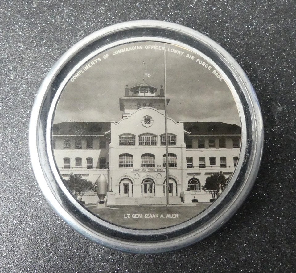 Lowry Air Force Base oude presse papier Izaak A. Aler USA, Ophalen of Verzenden, Luchtmacht, Amerika, Overige typen