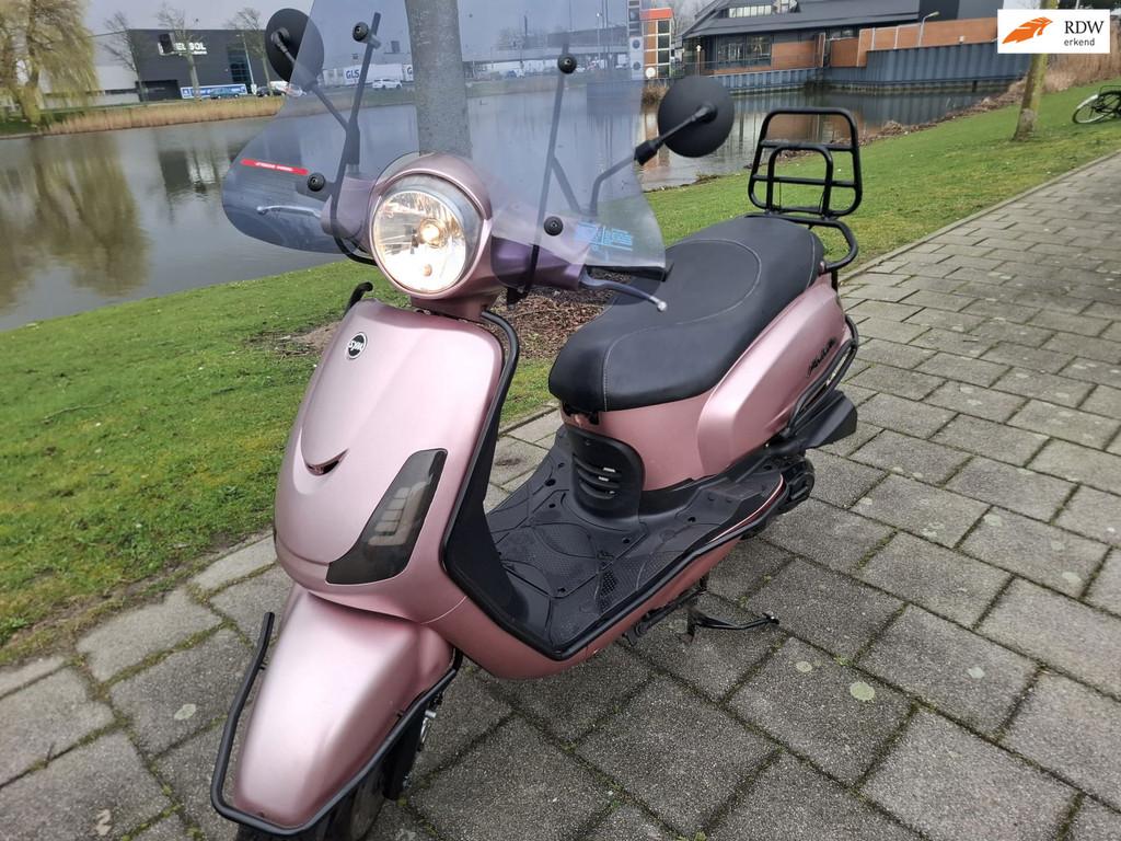 SYM Snorscooter Fiddle II, Gebruikt, SYM, Thurledeweg 81
3044ER  Rotterdam, NL, Scooterport