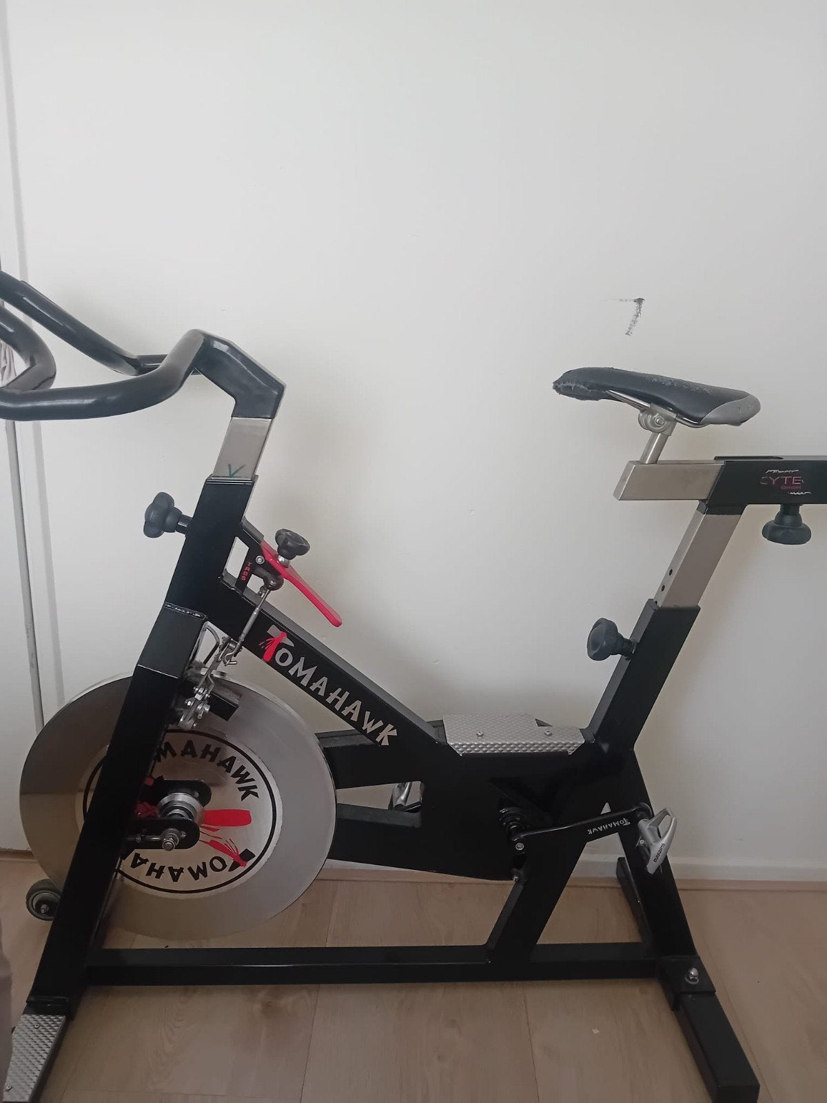 Tomahawk Spinningfiets - Zo goed als nieuw, Sport en Fitness, Ophalen of Verzenden, Zo goed als nieuw, Spinningfiets