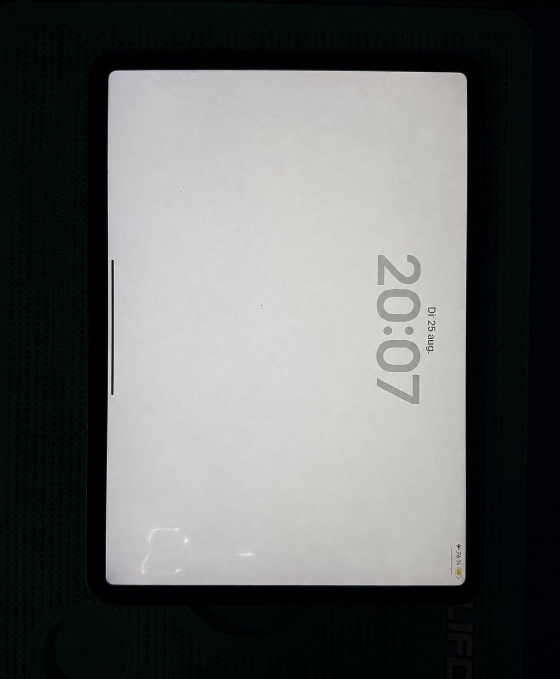 Foto 3 van Apple iPad Pro 11" 2020 scherm licht beschadigd