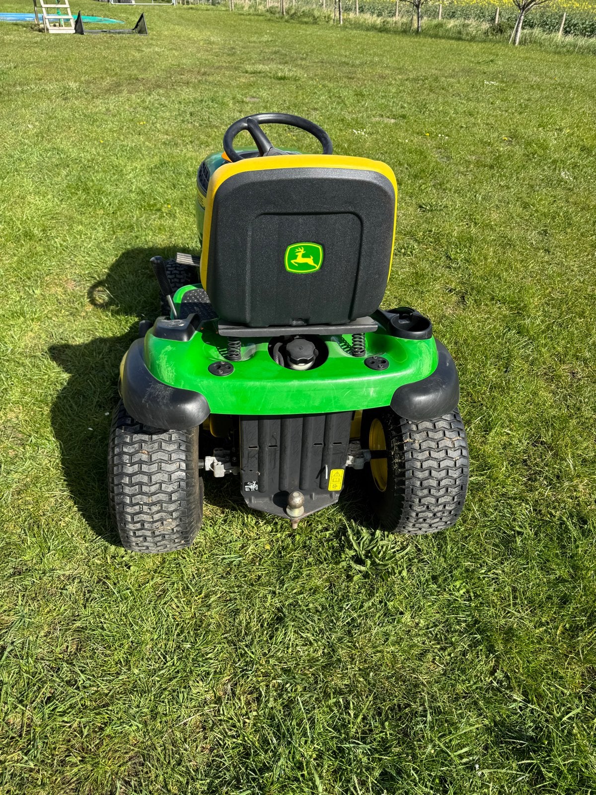John Deere X125 Zitmaaier - Krachtig en Betrouwbaar, Tuin en Terras, Grasmaaiers, Ophalen, Cirkelmaaier, Gebruikt, Benzine-grasmaaier