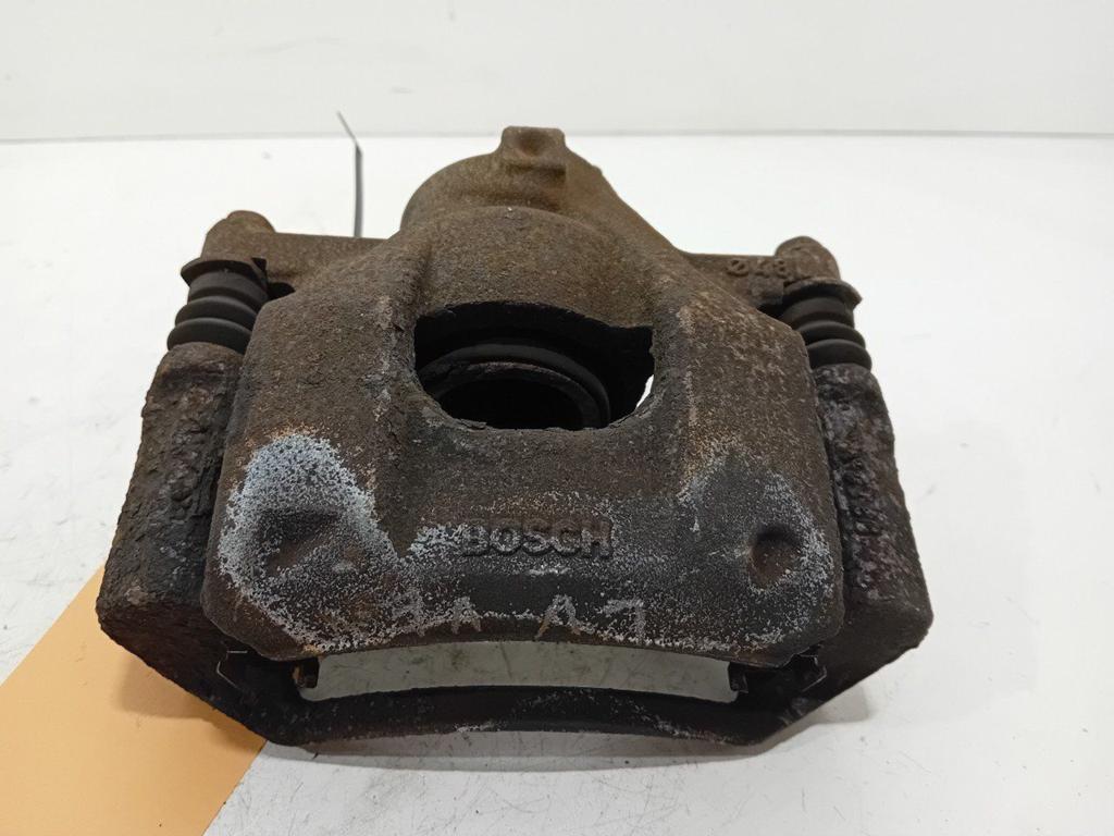 Remklauw links voor Toyota Aygo, Onderdelen@venauto.nl, Van der Ven Autorecycling B.V., Gebruikt, Ettenseweg 76, 4706 PB Roosendaal, The Netherlands