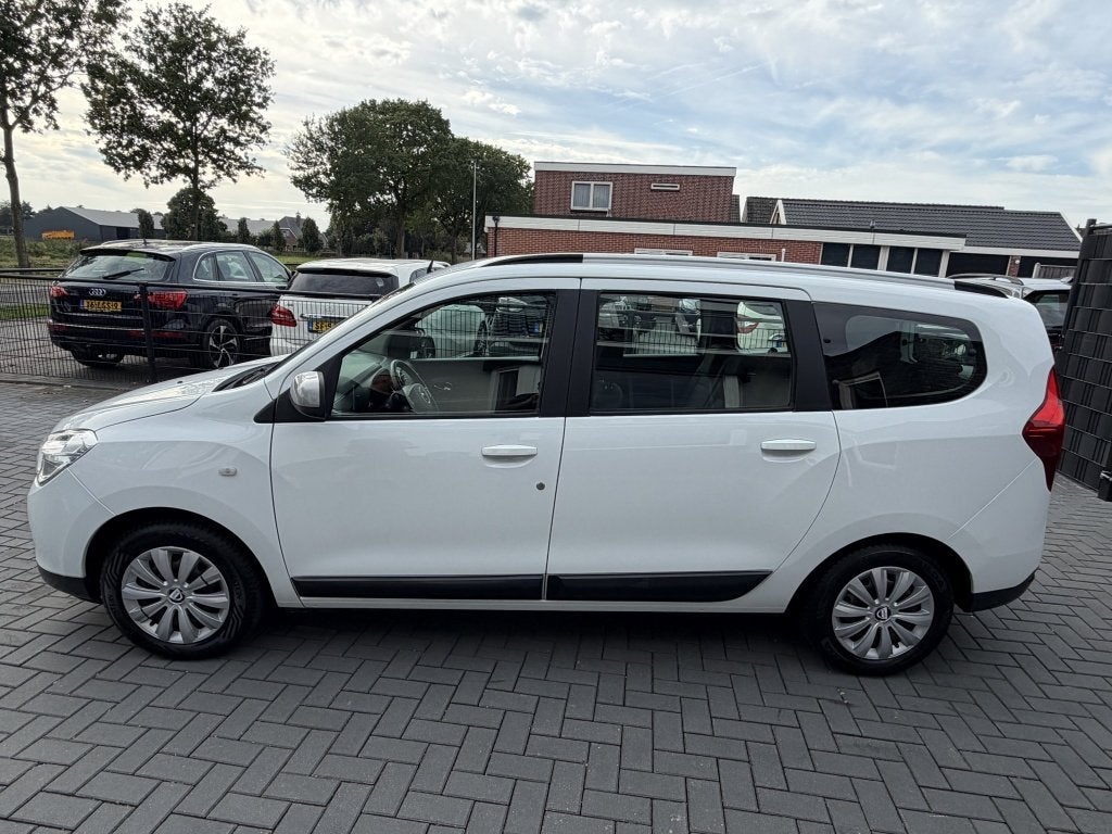Dacia Lodgy 1.2 TCe Lauréate 7p. 2015| WIT| AIRCO| CRUISE|, Auto's, Dealer onderhouden, Stof, Gebruikt, Euro 6