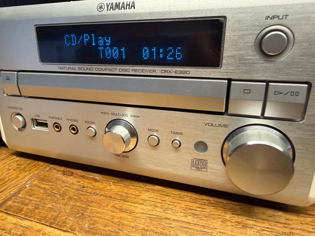 Yamaha E320 receiver met cd speler en speakers izgst, Ophalen of Verzenden, Zo goed als nieuw, Yamaha
