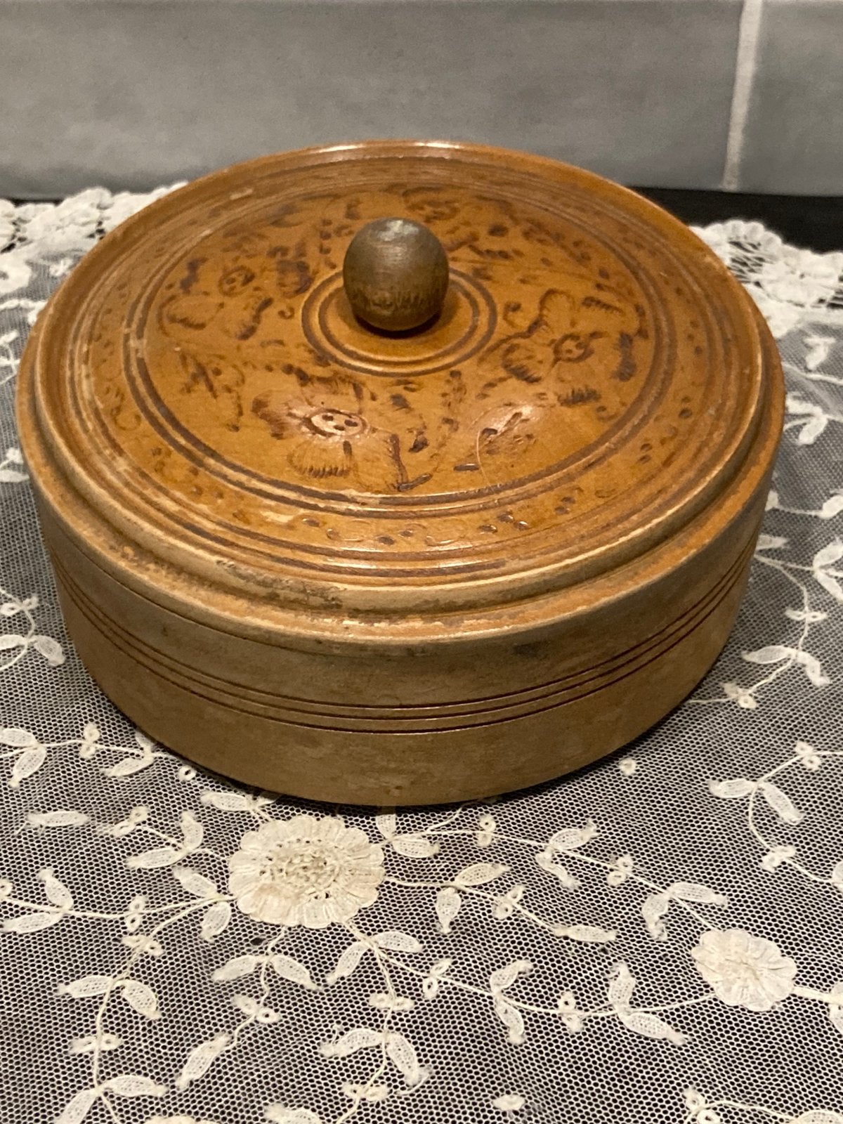 Rond oud houten doosje (121224), Antiek en Kunst, Curiosa en Brocante, Ophalen of Verzenden