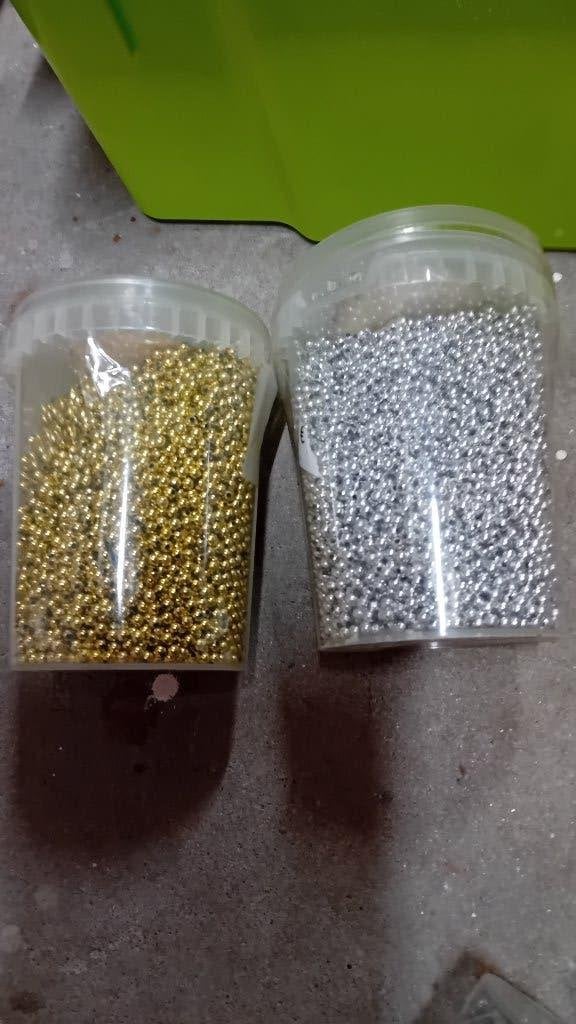 Kralen pot met zilver kleurig en goud 2 potten, Ophalen of Verzenden, Nieuw, Kraal