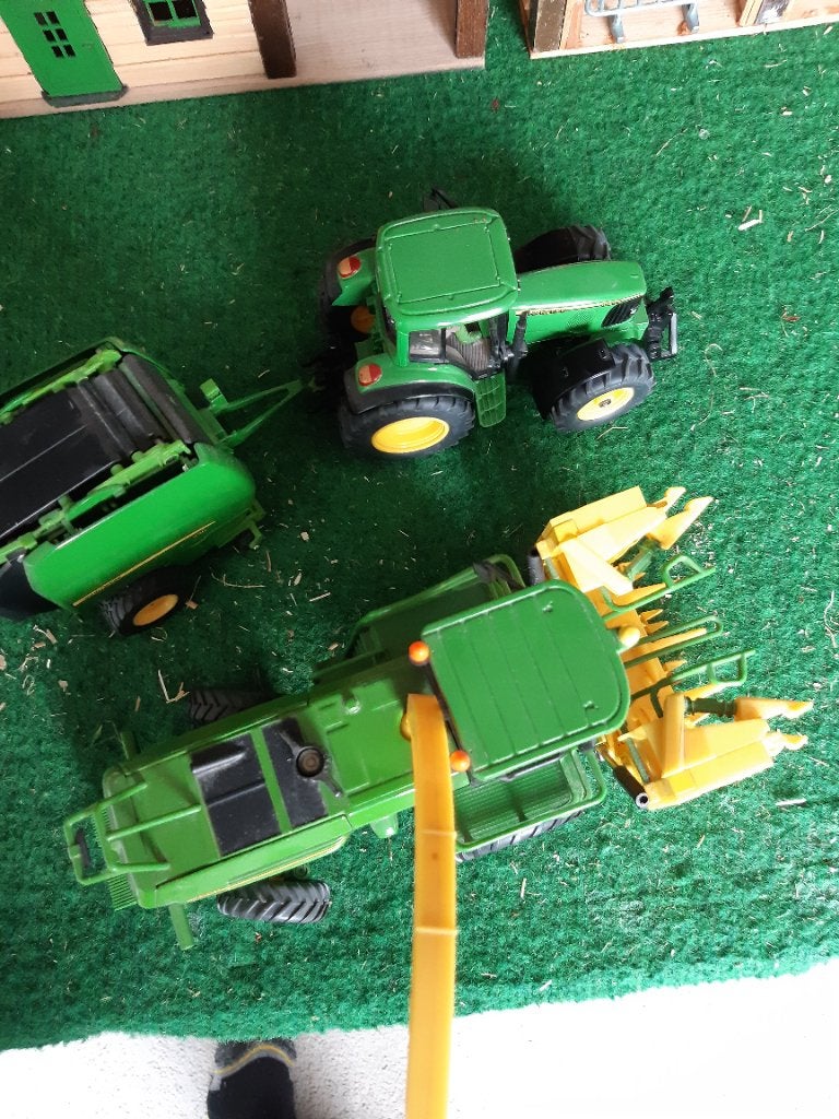 Siku tractor met mais hakselaar en balenpers, Ophalen of Verzenden, Gebruikt, Tractor of Landbouw, SIKU