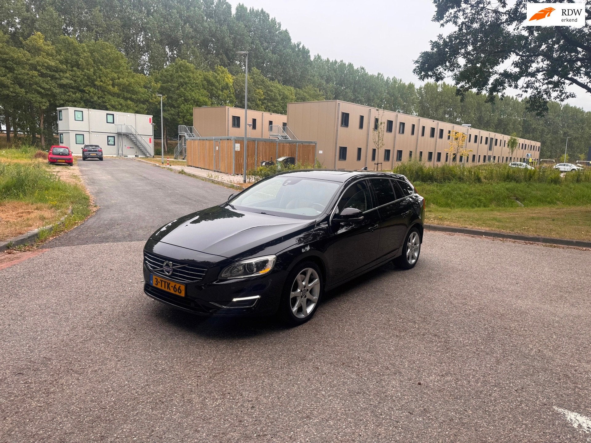 Volvo V60 2.4 D6 AWD Plug-In Hybrid Summum, Auto's, Automaat, Zwart, Vierwielaandrijving, Automatische klimaatregeling